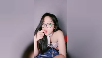 二零二三七月十九_小兔子在玩球_1