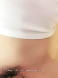 【国产真实灌醉MJ】微信附近人勾搭的刚毕业学生妹，深夜喝得烂醉如泥，带回家玩弄粉嫩胴体啪啪