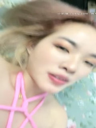 【人间艺术家鸭】红色内衣黑丝袜 脱掉内衣用粉色绳子捆自己的奶子特别舒服