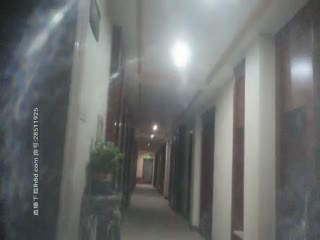 91番薯哥和漂亮小姐姐约啪，一边操一边玩弄她翘挺的奶～