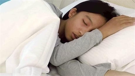 台湾女学生陈淑蓉三门全开 平时在学校发豪的一逼，到...