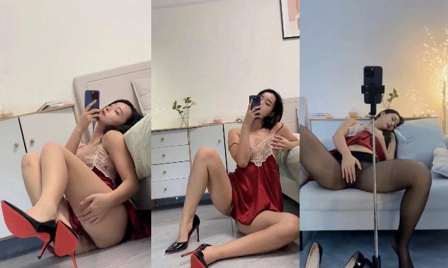 高颜值大奶少妇【瑶瑶】顶级身材反差婊，巨乳翘臀美腿修长居家情趣自拍流出